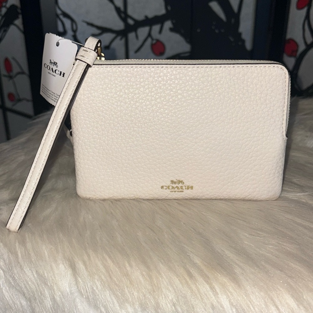 Coach L ZIP Wristlet